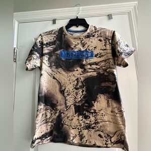 Men’s Seven Souls Marble “ Never Give Up” graphic short sleeve t shirt. Size M